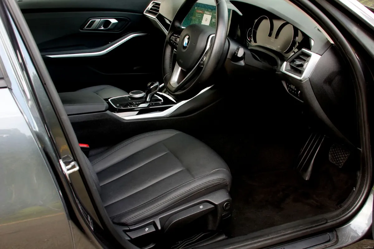 2020 BMW 3 Series D SE |  Automatic - Image 2