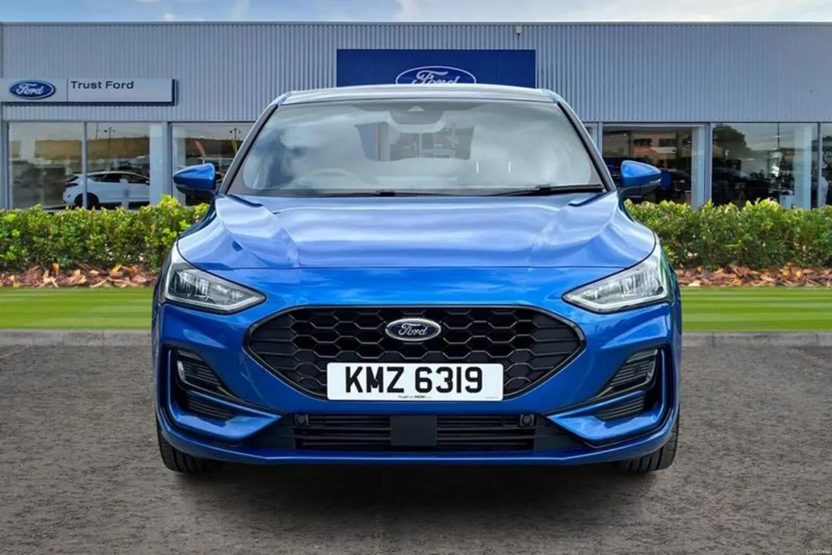 Ford Focus 1.0 EcoBoost Hybrid mHEV ST-Line 5dr ** - Image 6