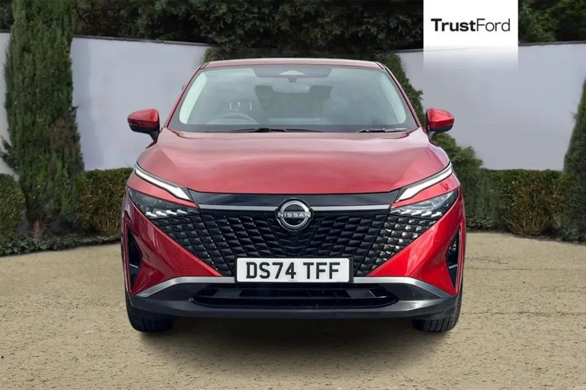 Nissan Qashqai 1.3 DiG-T MH 158 Acenta Premium 5dr - Image 6