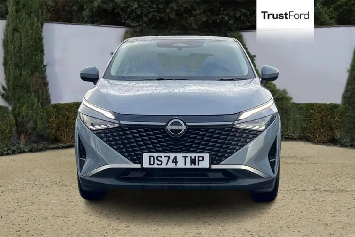 Nissan Qashqai 1.3 DiG-T MH 158 Acenta Premium 5dr - Image 6
