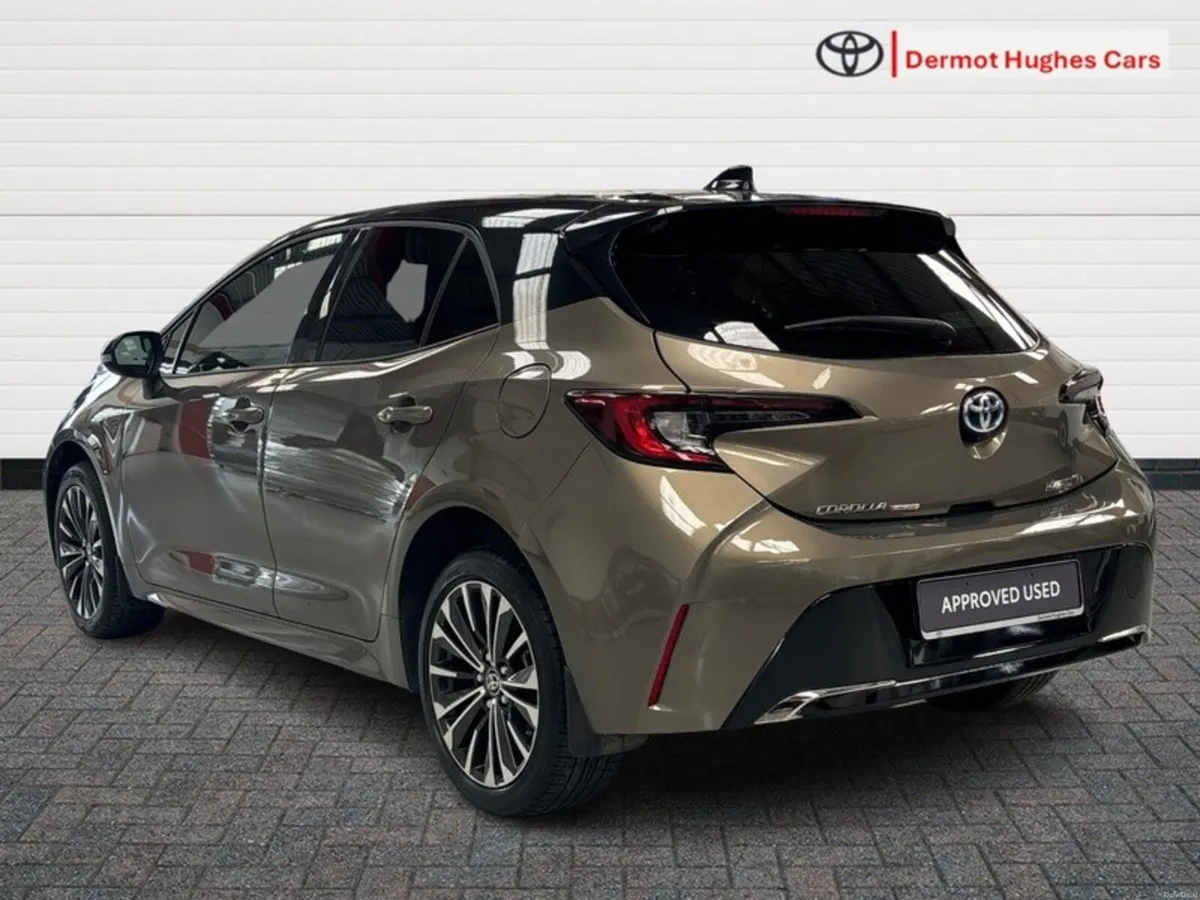 Toyota Corolla HYRBID L/SPORT HB - Image 2