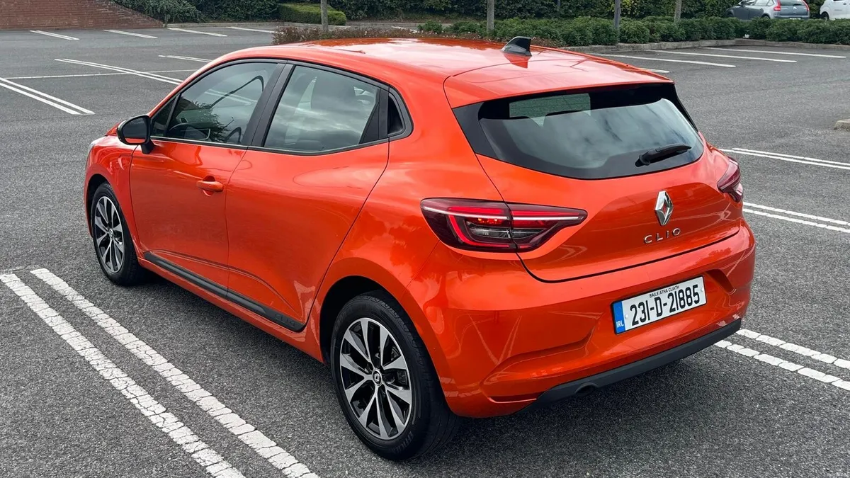 2023 Renault Clio - Image 3
