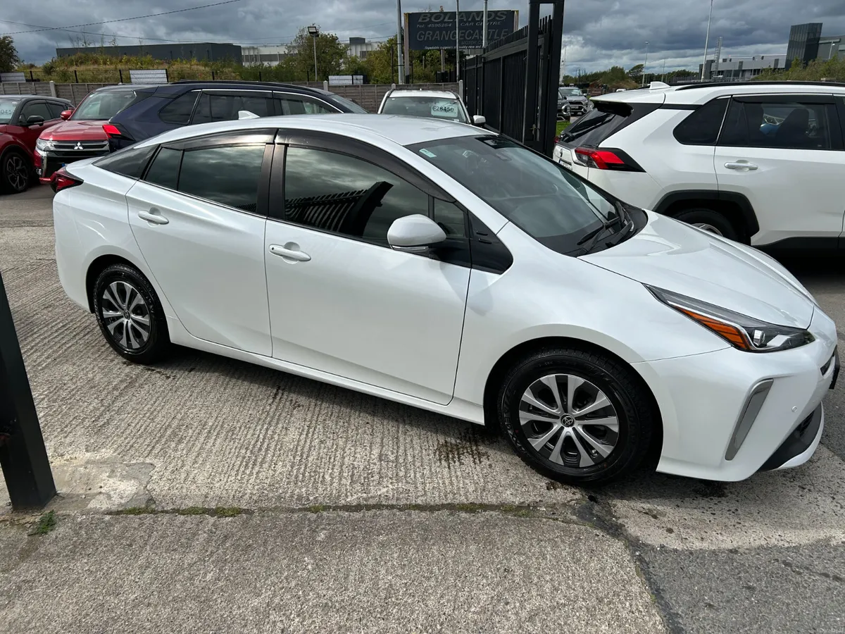 TOYOTA PRIUS 2022, 1.8 HYBRID AUTO LOW KM - Image 6