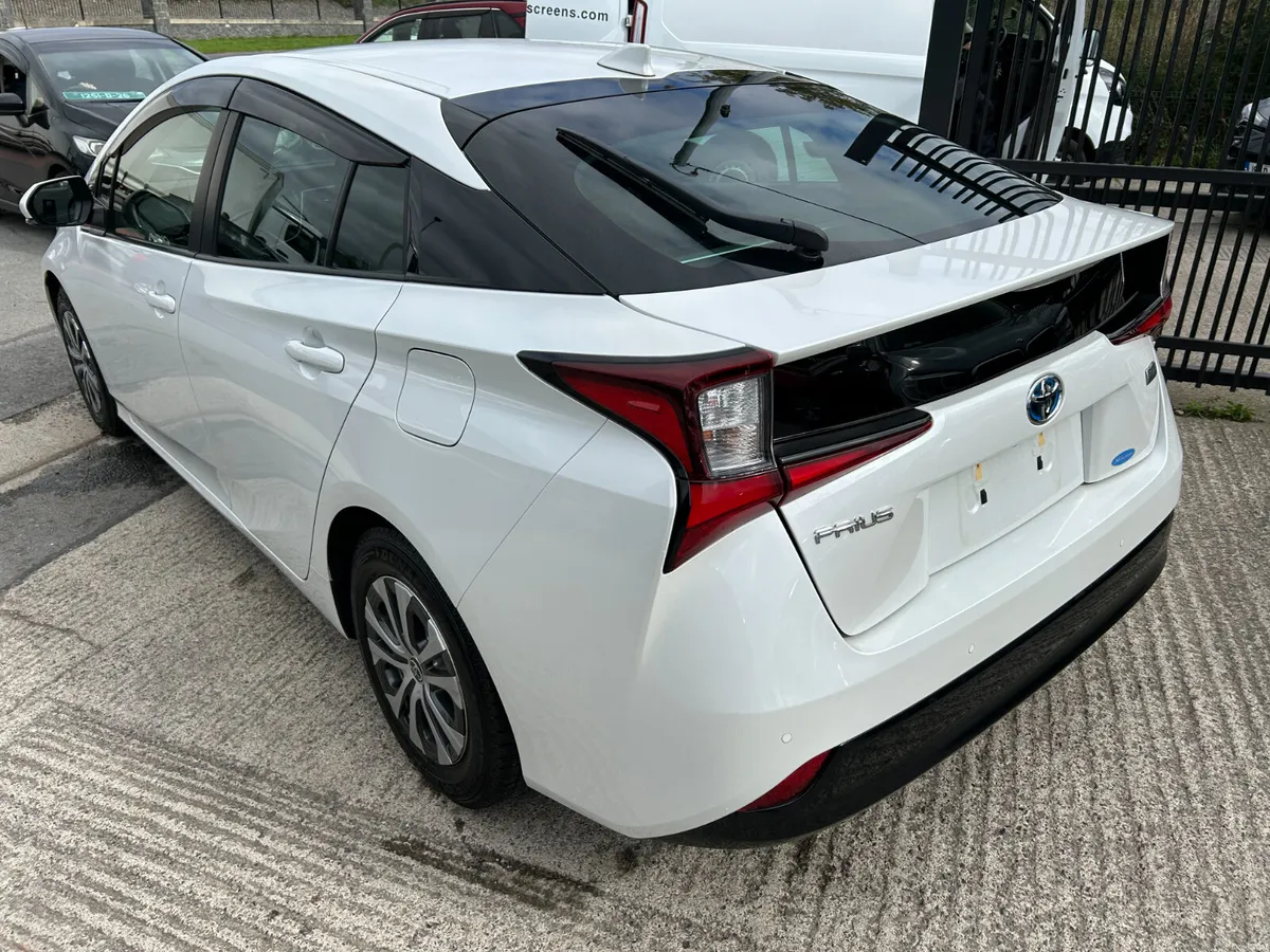 TOYOTA PRIUS 2022, 1.8 HYBRID AUTO LOW KM - Image 4