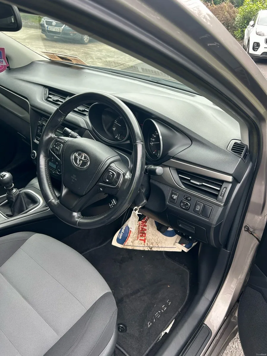 For sale 2015 Toyota Avensis 1.6 diesel - Image 6