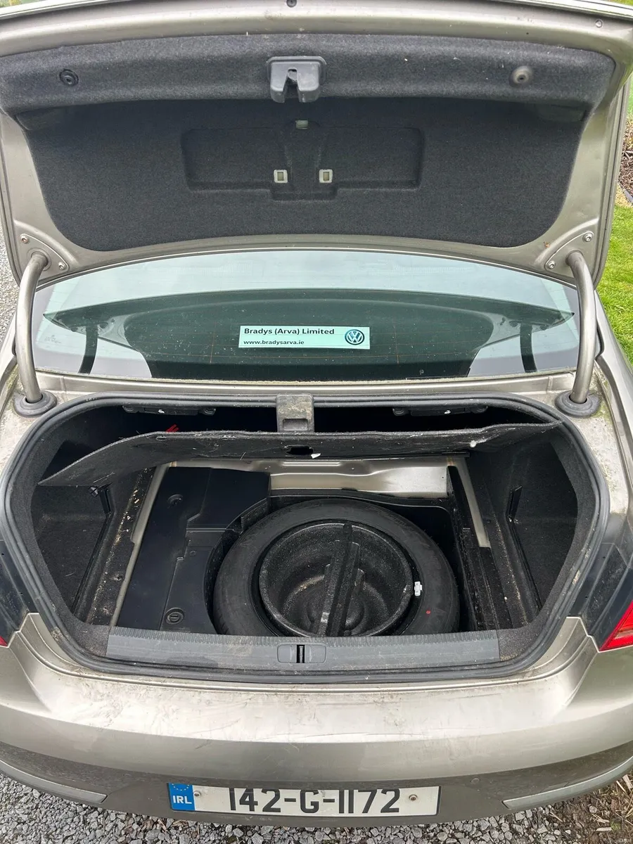 2014 Volkswagen Passat B7 - Image 2