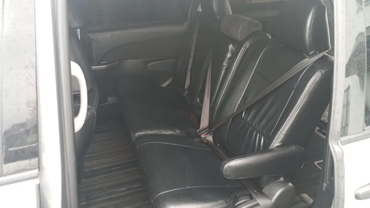 Toyota Estima 2012 - Image 5
