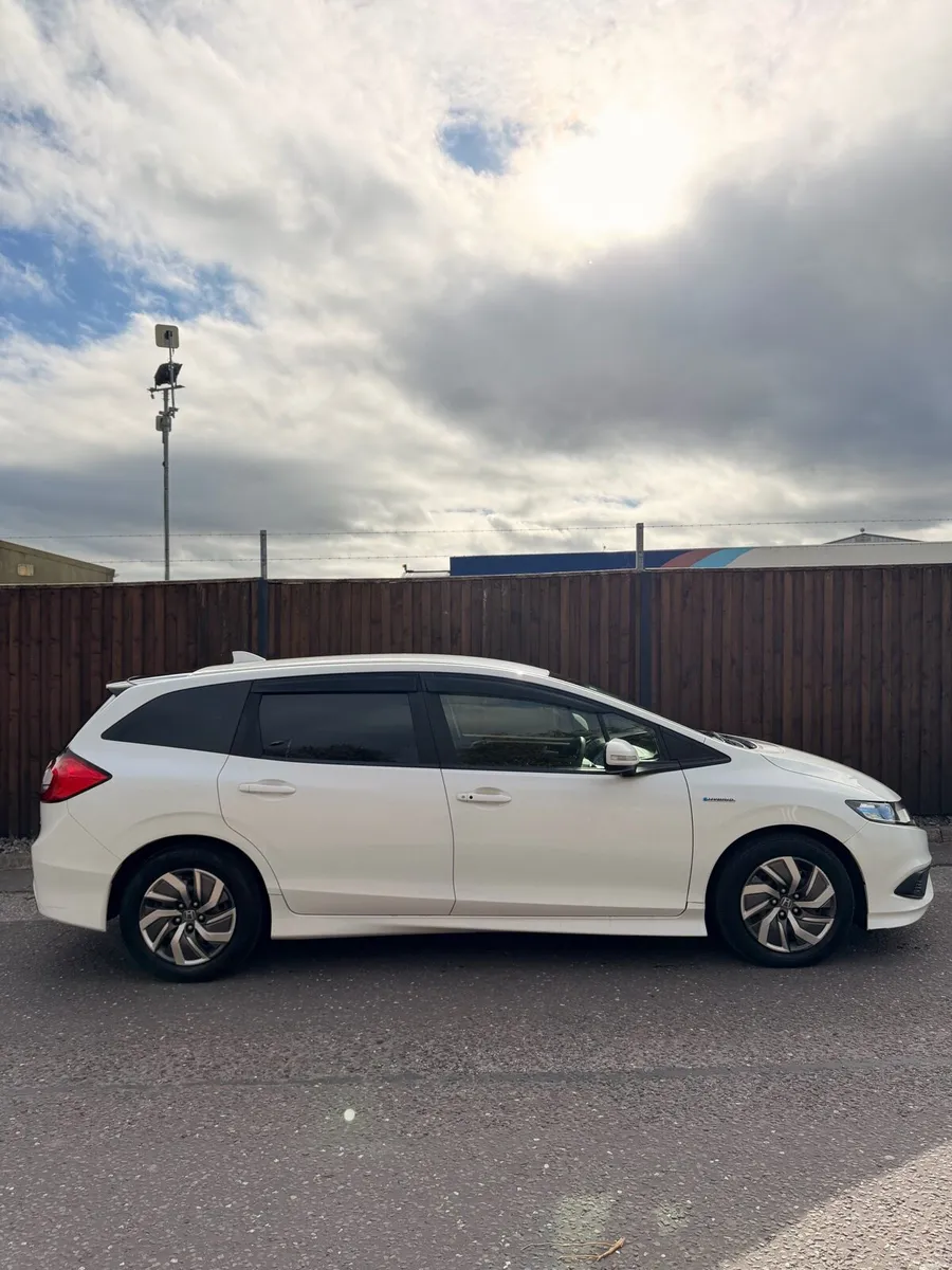 Honda jade Hybrid 6seater - Image 2
