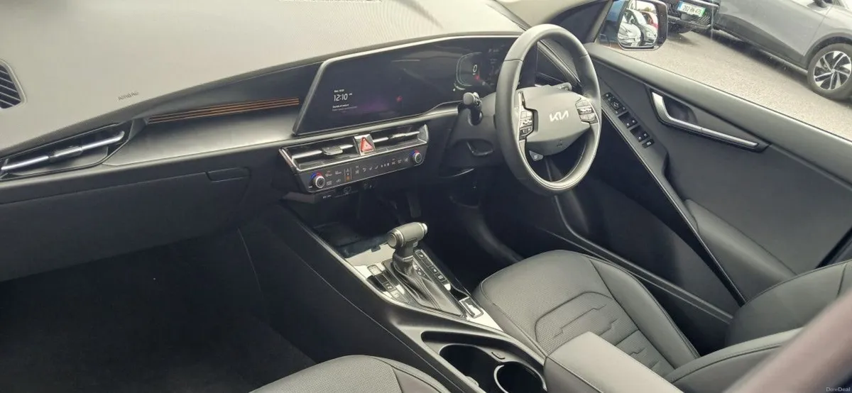 Kia Niro 1.6 Petrol Hybrid **REAR VIEW CAMERA, AND - Image 3