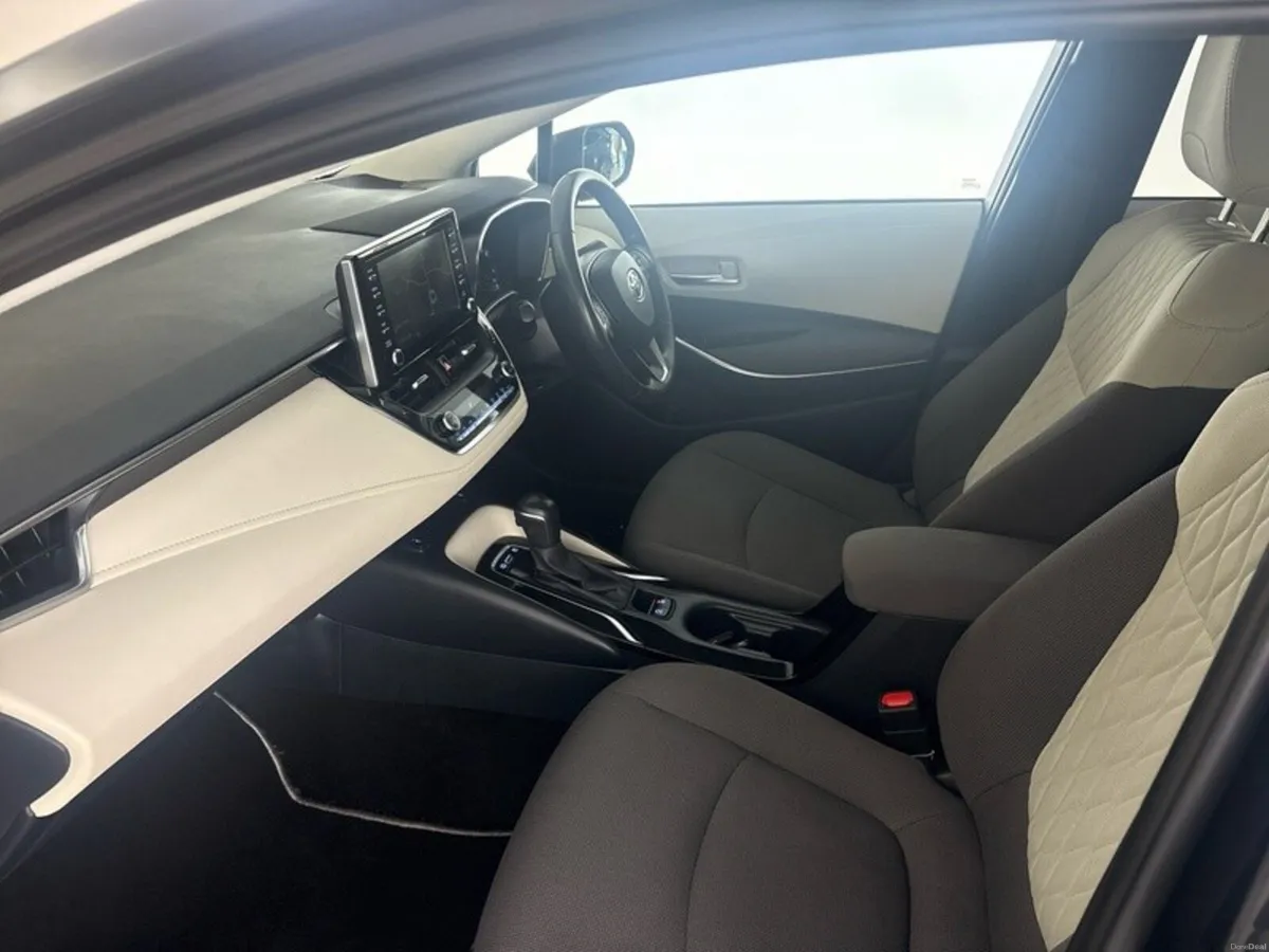 Toyota Corolla Hybrid LunaSport - Image 6