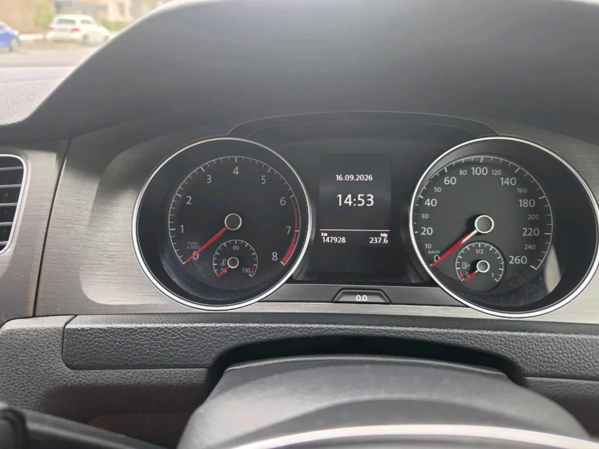 2013 Volkswagen Golf 1.2 Petrol Automatic - Image 2