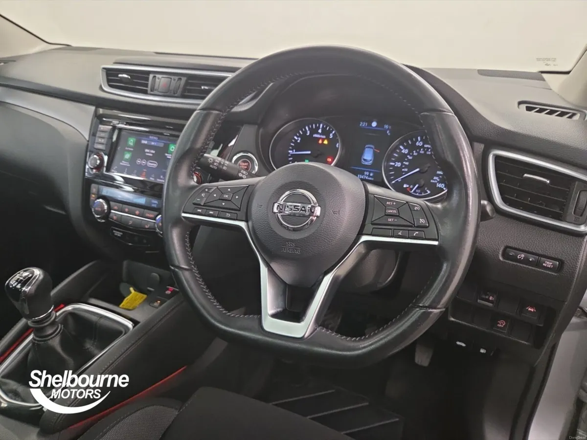 Nissan Qashqai 1.3 DiG-T N-Connecta 5dr - Image 4