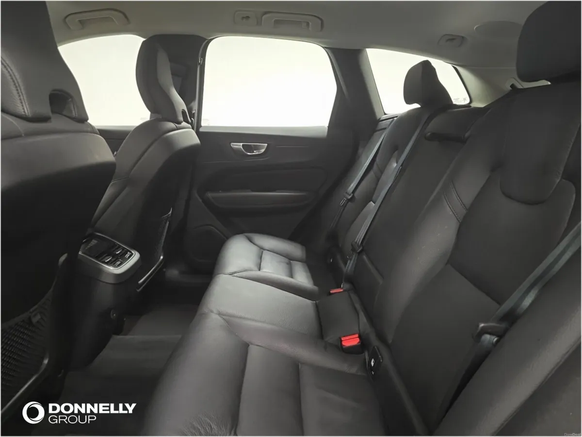 Volvo XC60 2.0 B4D Plus Dark 5dr AWD Geartronic - Image 6