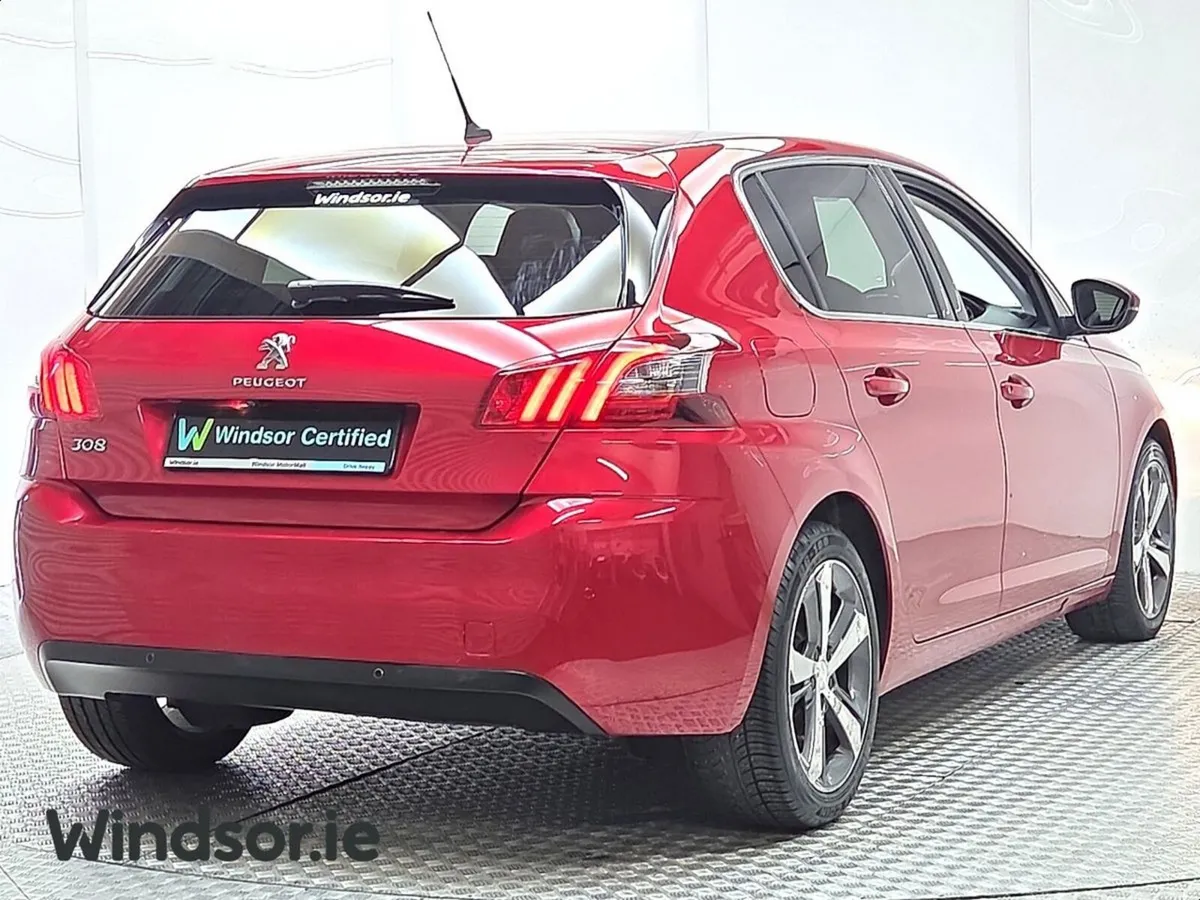 Peugeot 308 1.5 BlueHDi 100bhp Allure - Image 2