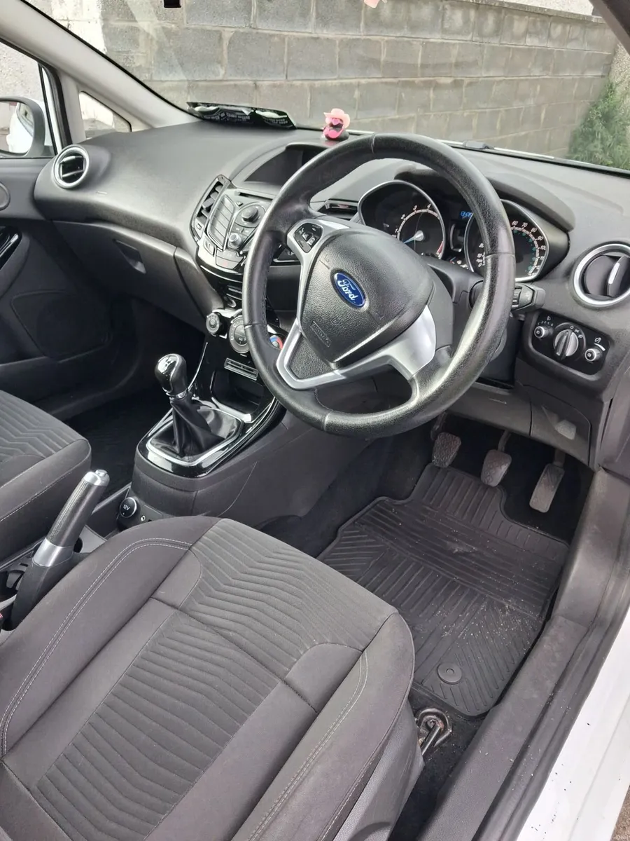Ford Fiesta 2013 - Image 3