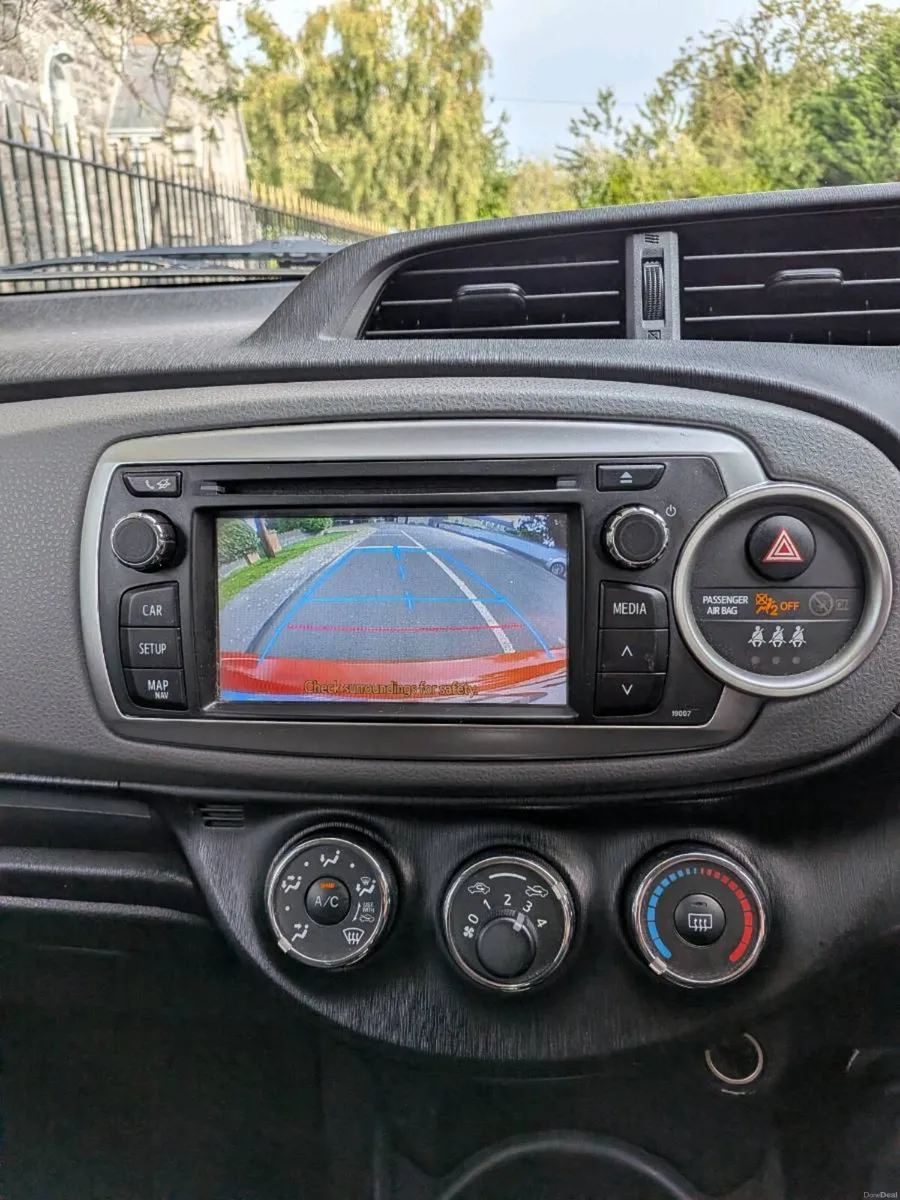 2013 Toyota Yaris 1.4 d 5dr - Image 2