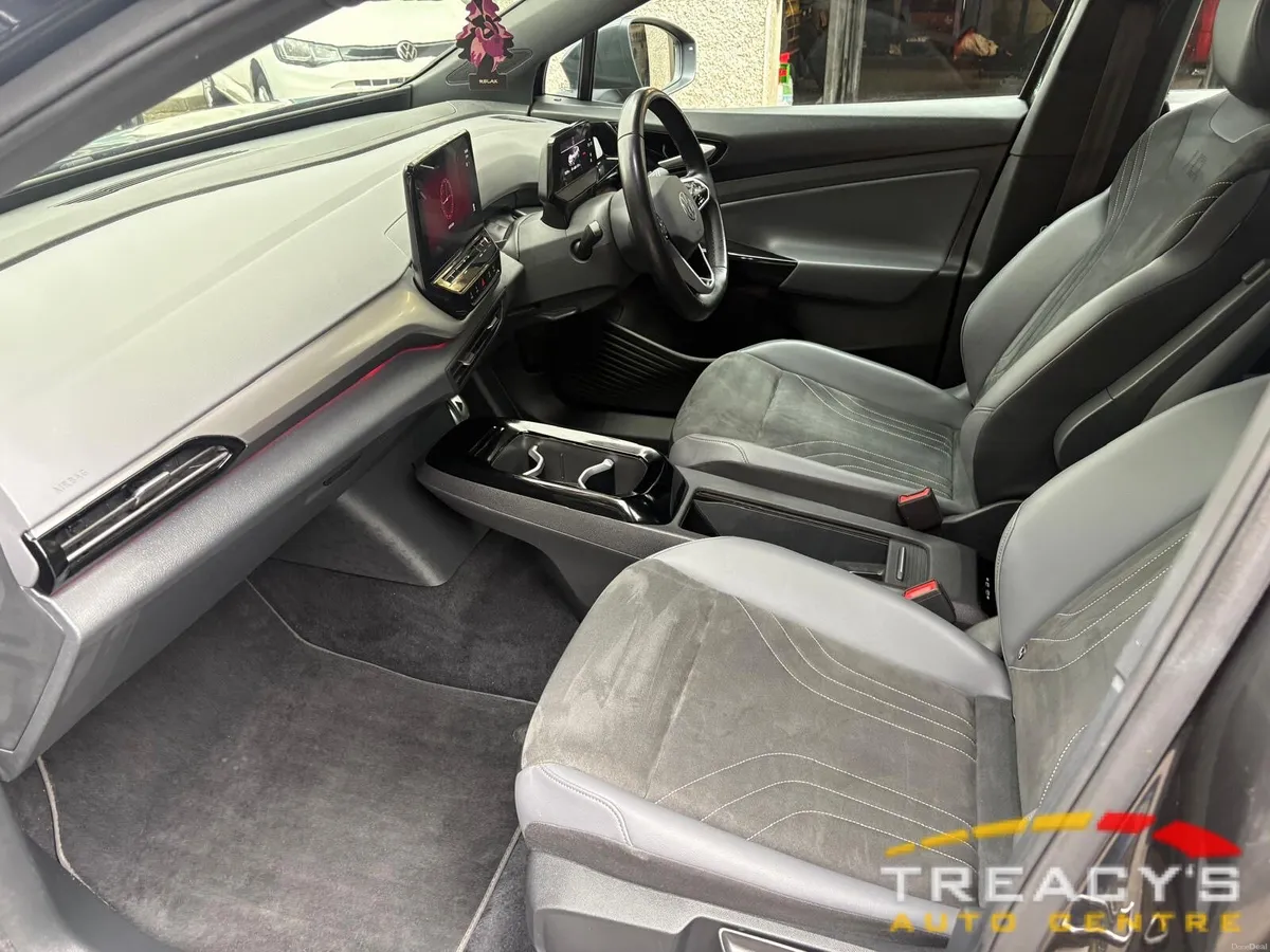 Volkswagen ID.4 2022 PRO 128 KW LIFE 77KWH 174BHP - Image 6