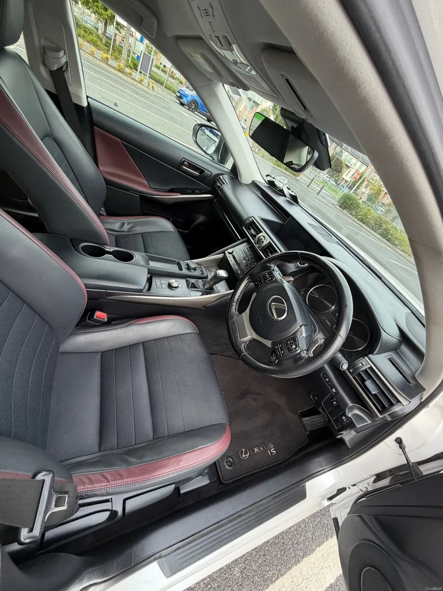 Lexus - Image 6