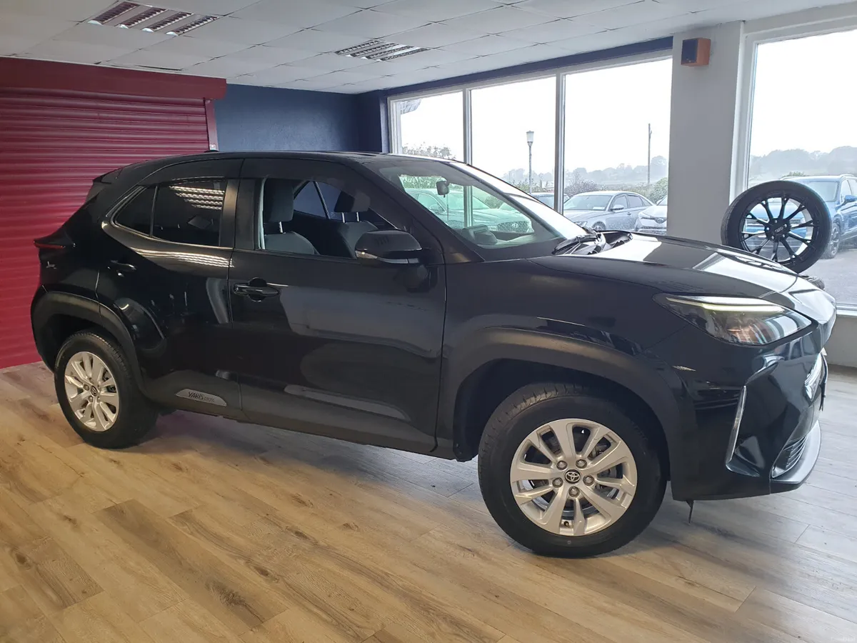 TOYOTA YARIS CROSS 1.5 HYBRID AUTO - Image 2