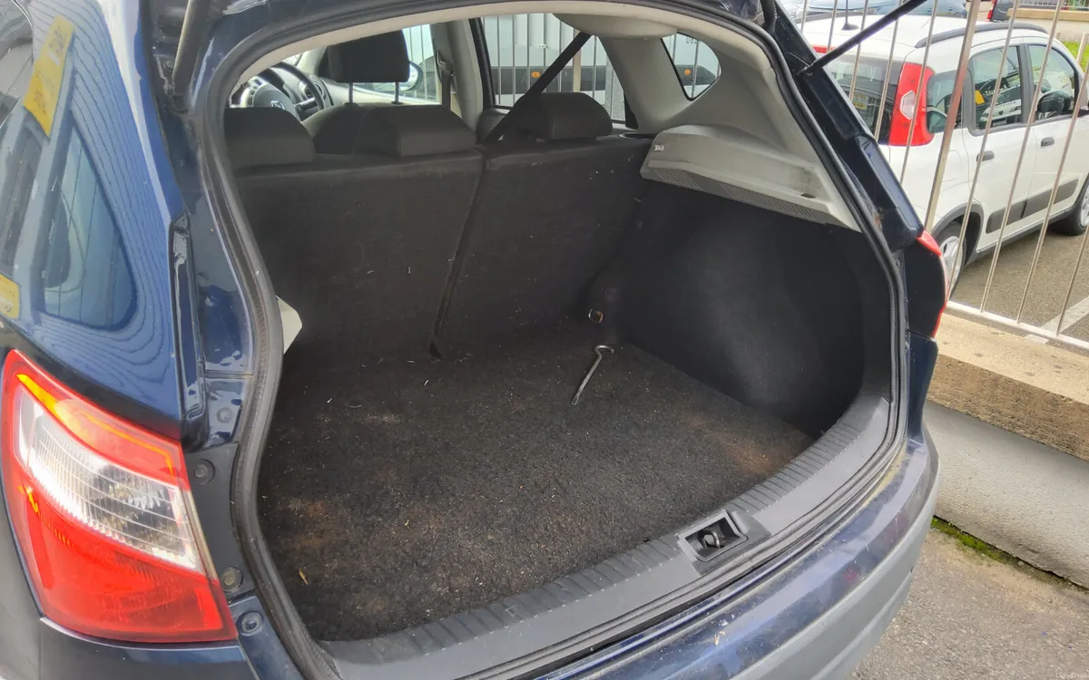 Nissan Qashqai 2011 - Image 2