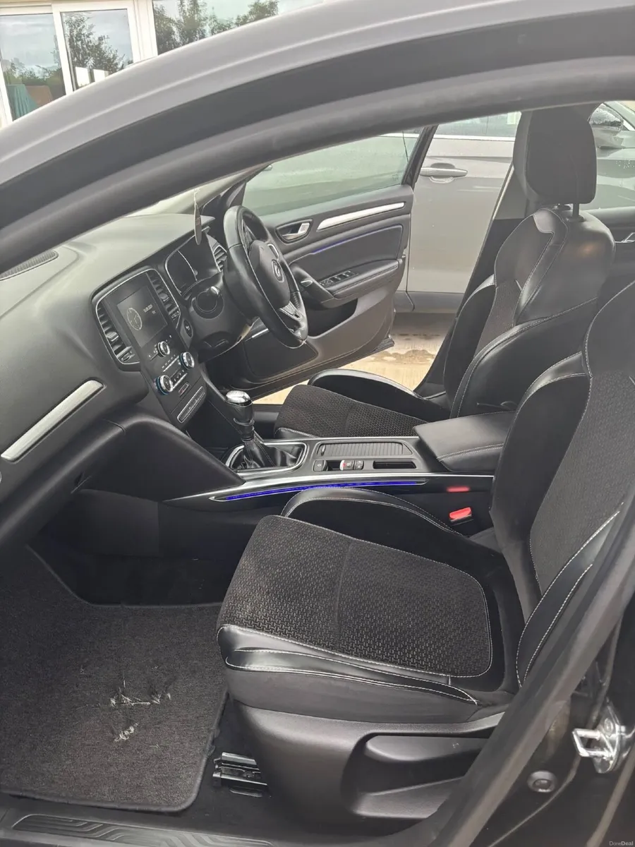 Renault Megane 2018 - Image 5