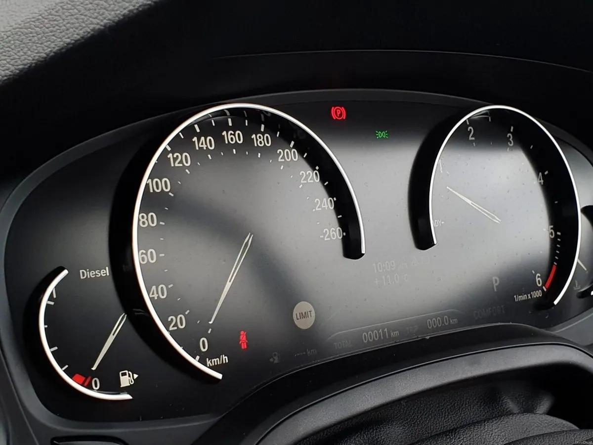BMW 3-Series 318d Sport Saloon - Image 5