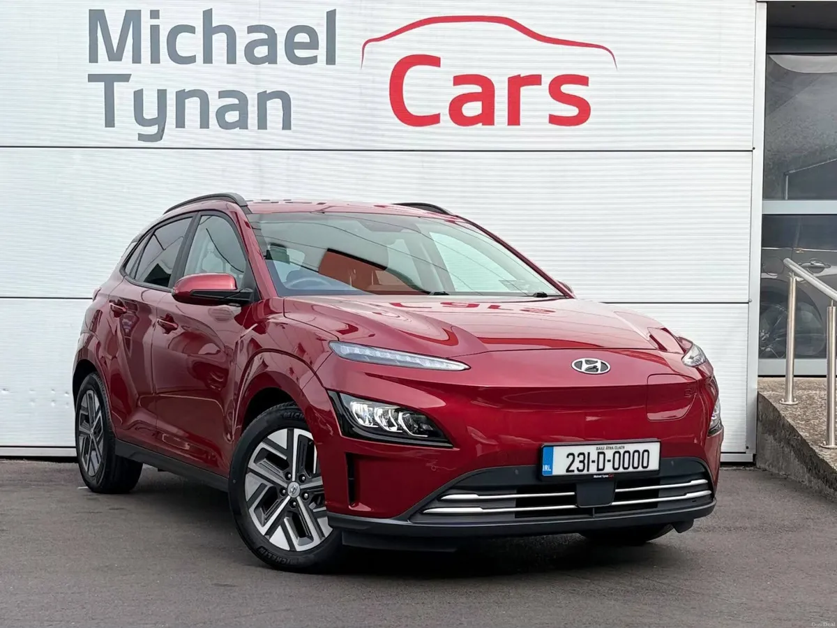 2023 Hyundai Kona Premium 64kwh, CarPlay, Camera - Image 1