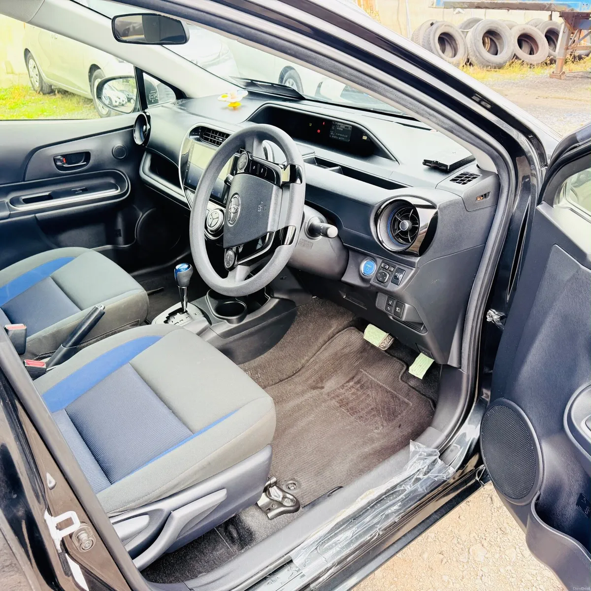 2017 Toyota Aqua 1.5 Hybrid Automatic – Facelift - Image 5