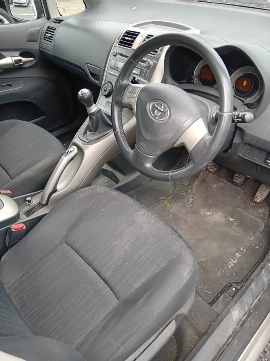 Toyota auris - Image 6