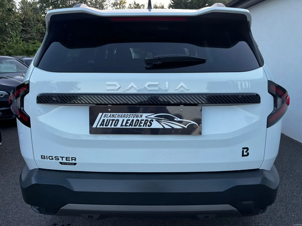DACIA BIGSTER 1.8 JOURNEY HYBRID 155BHP AUTO - Image 6
