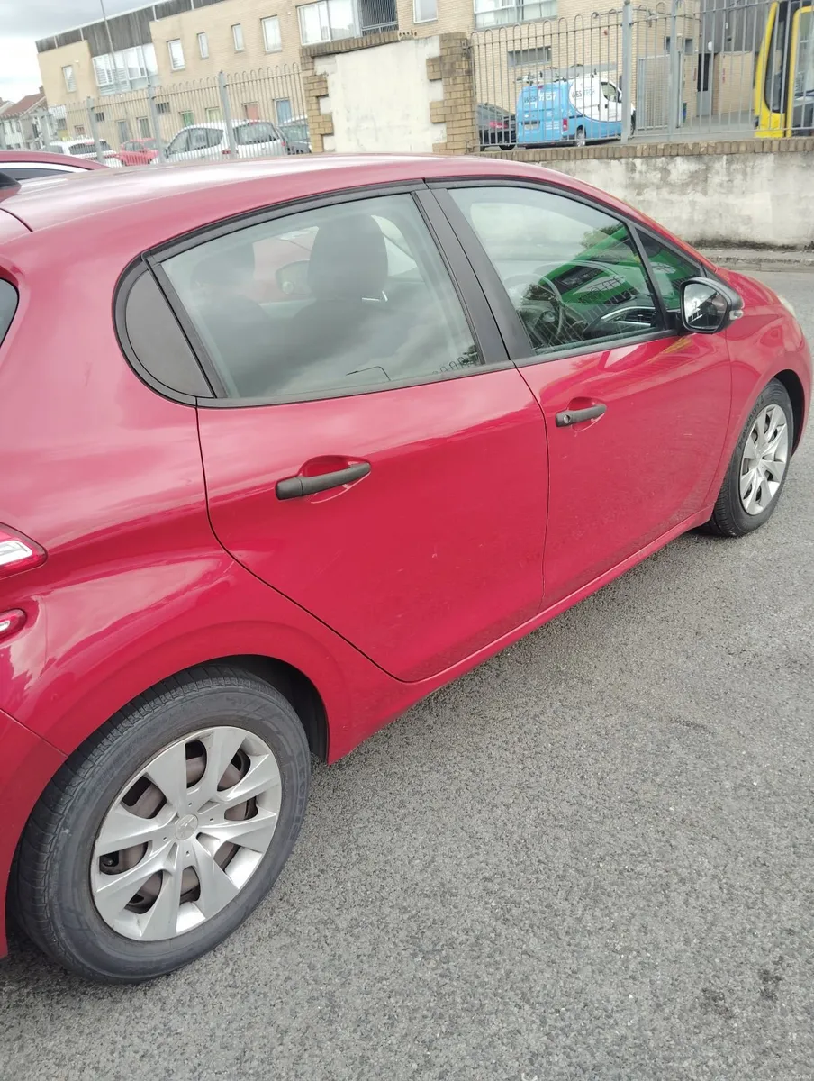 Peugeot 208 2013 - Image 1