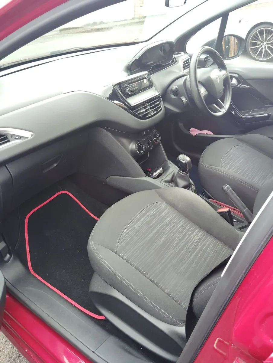 Peugeot 208 2013 - Image 6