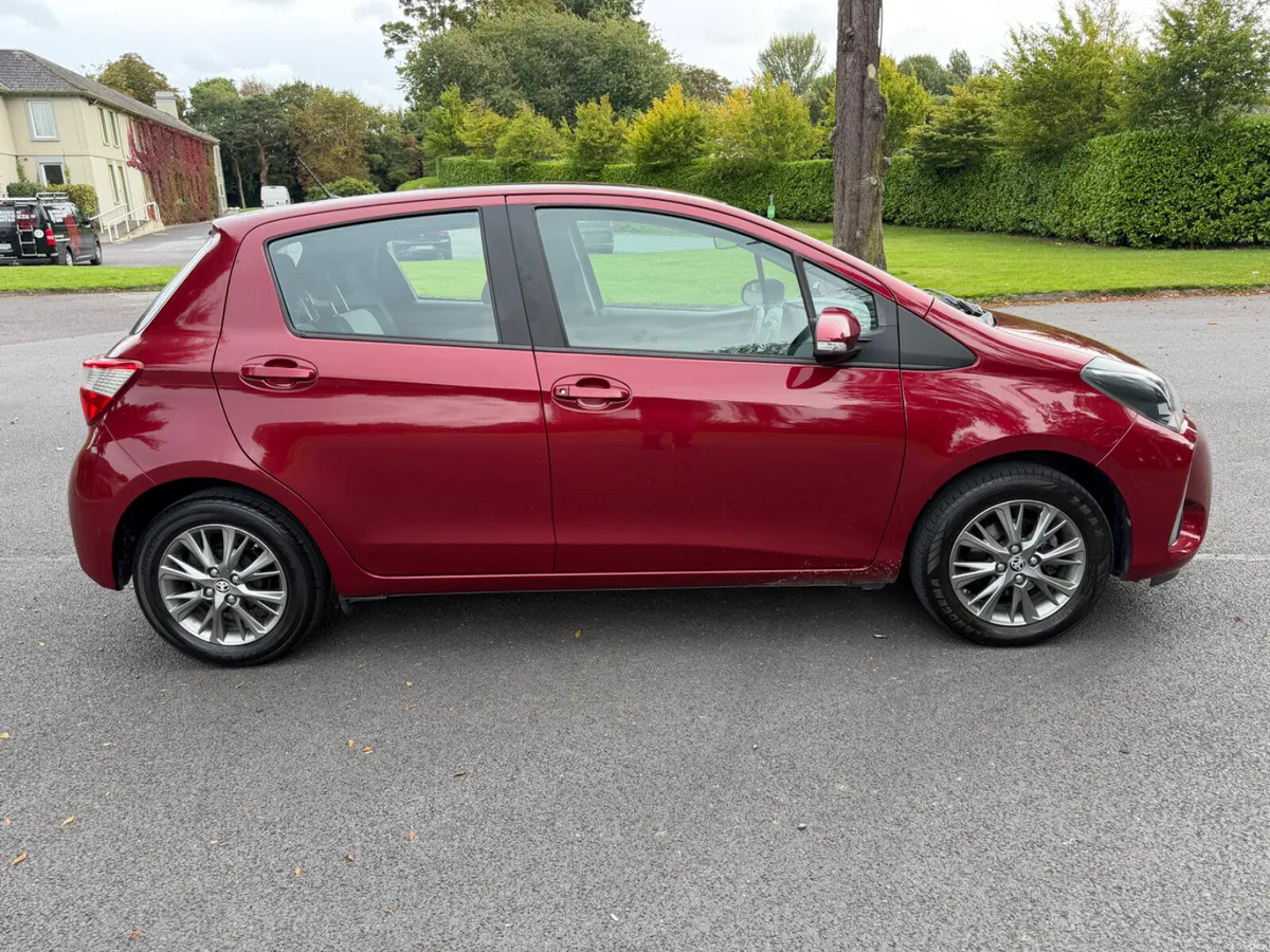 Toyota Yaris 2018 - Image 2