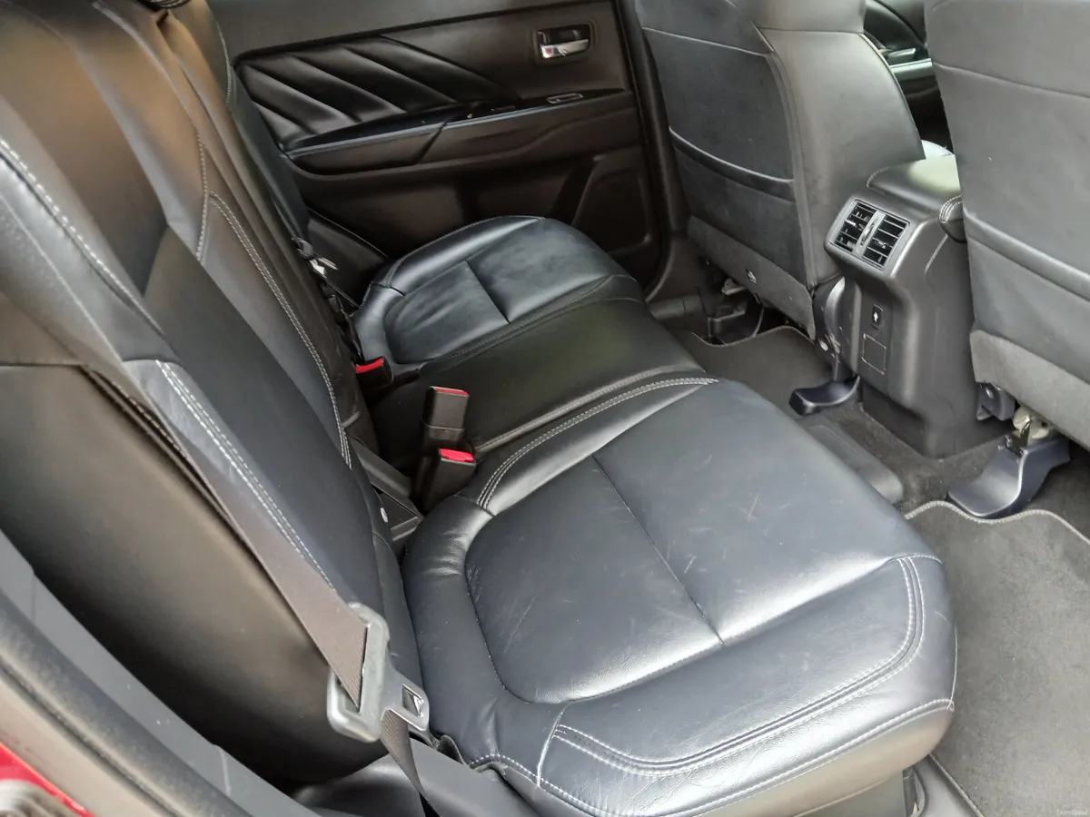 🆕️2020 Mitsubishi Outlander Plug-in EV Intense🆕️ - Image 5