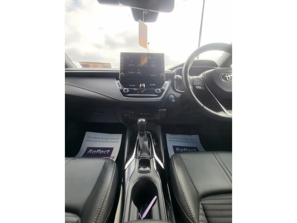 Toyota Corolla SPORT 1.8 6AA-ZWE213H - Image 6