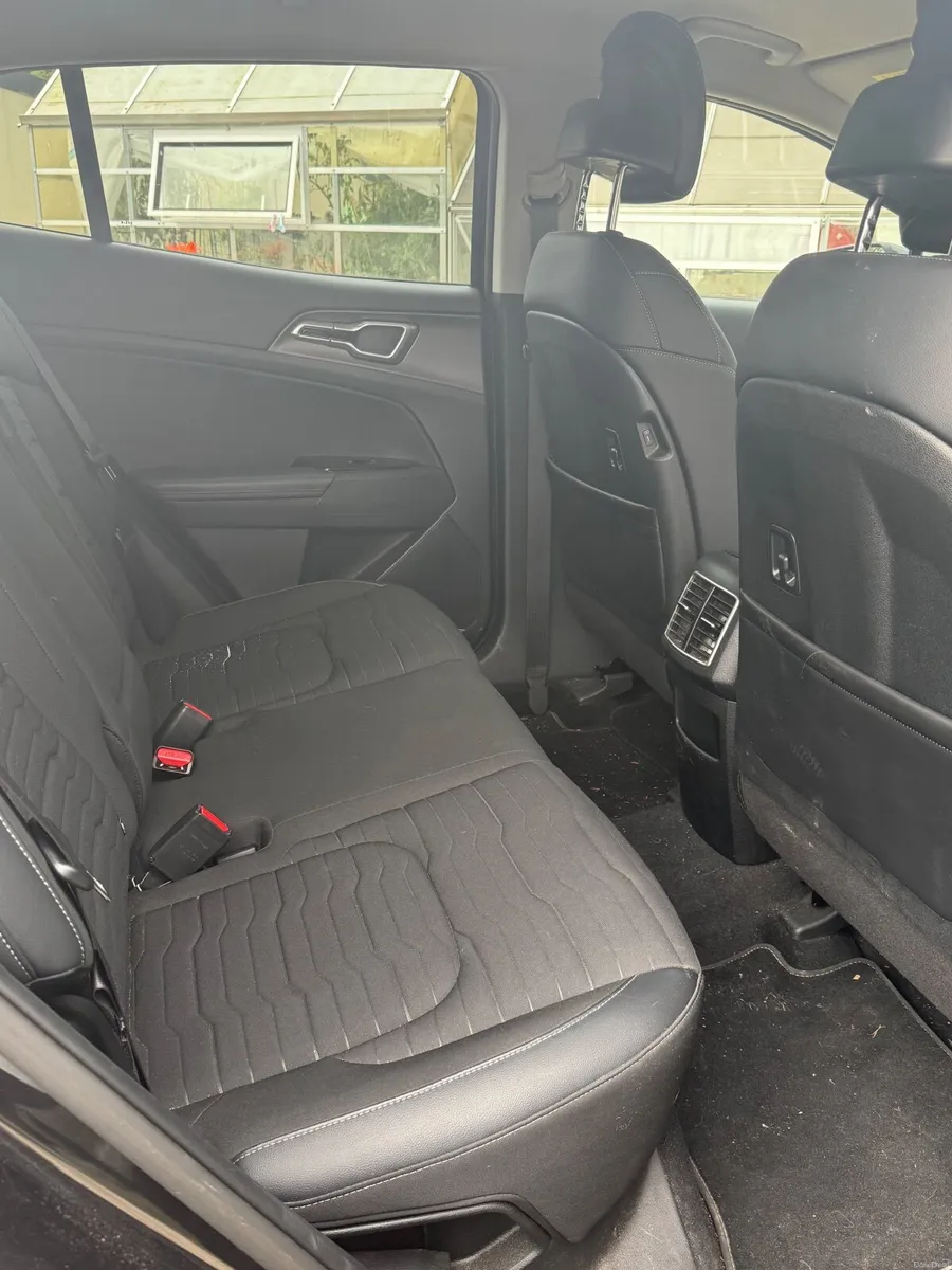 Kia Sportage 2023 - Image 2
