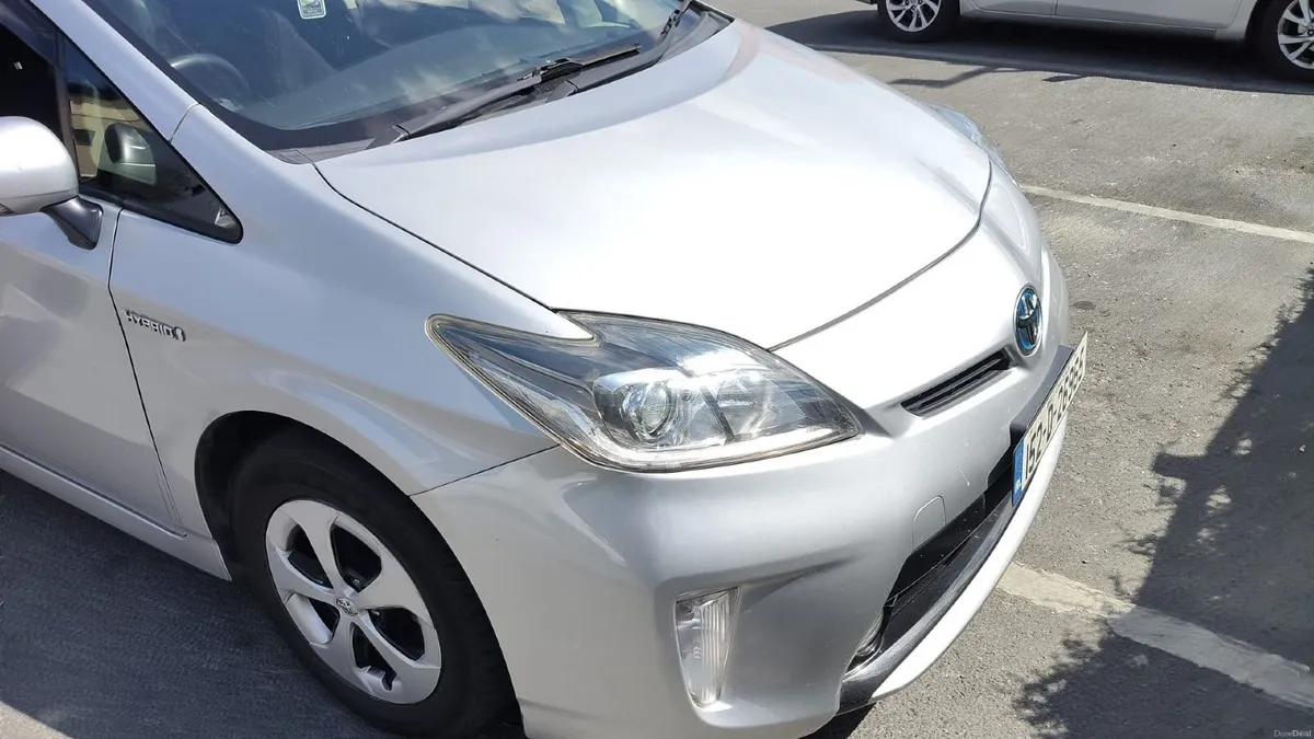 Toyota Prius 2015 "Fresh NCT till Nov 2027" - Image 3