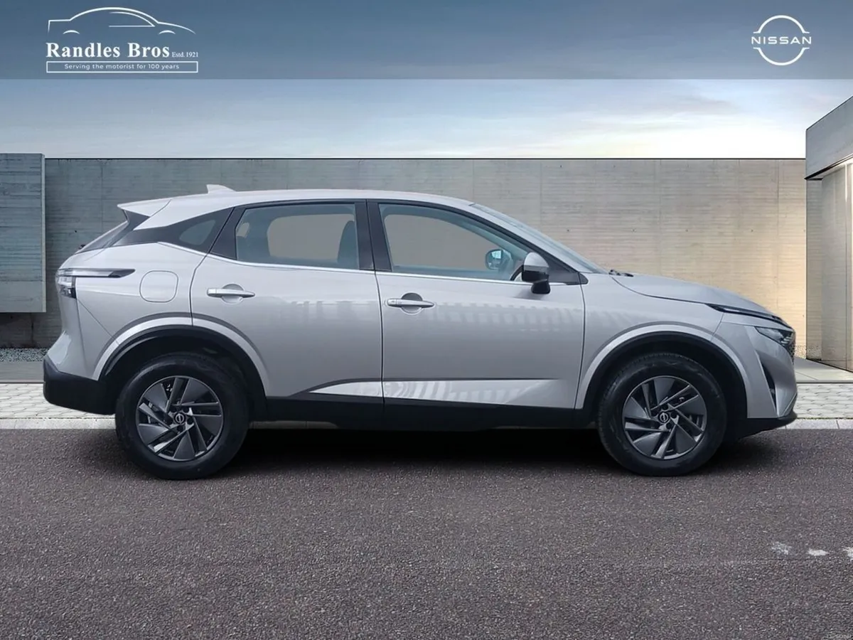 Nissan Qashqai 1.3 PET MILD HYBRID SV - Image 5