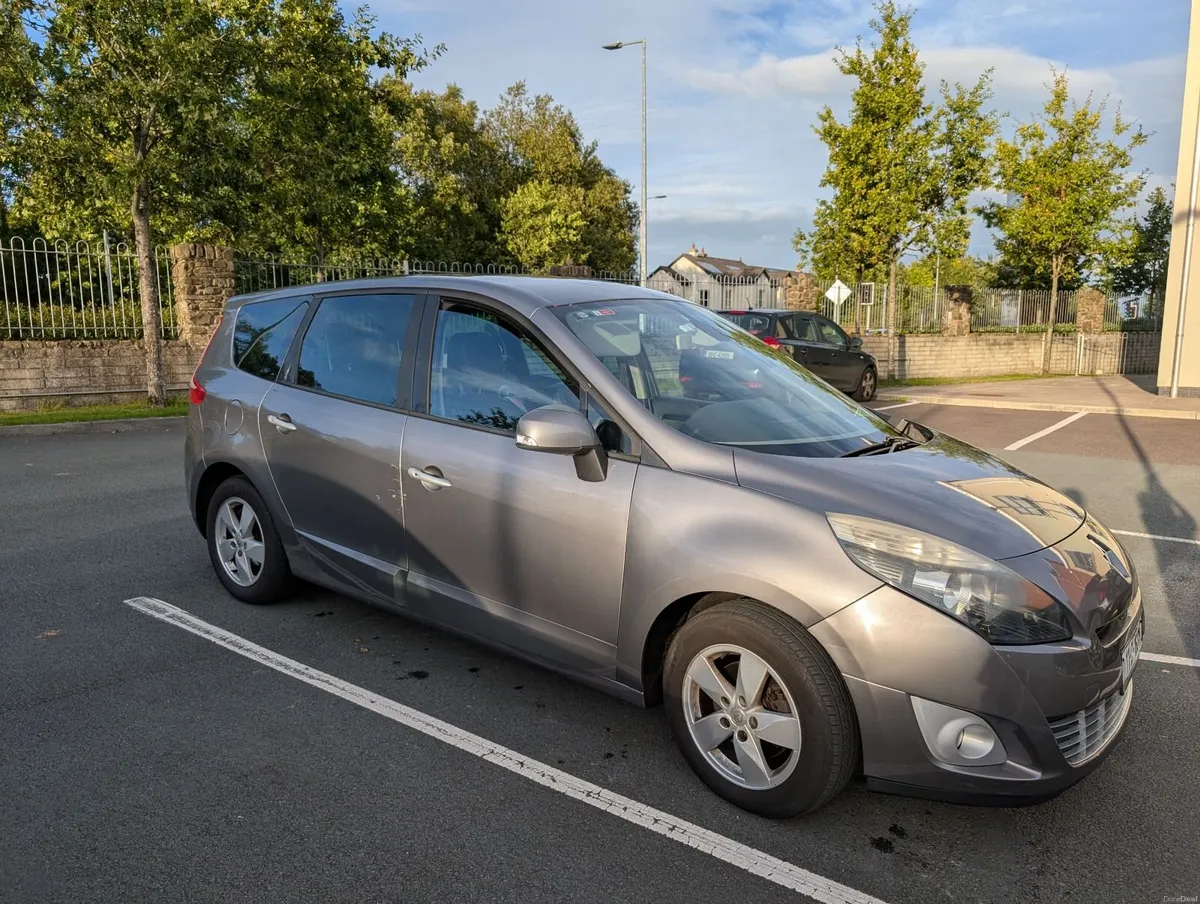 Renault Grand Scenic 2011 - Image 2