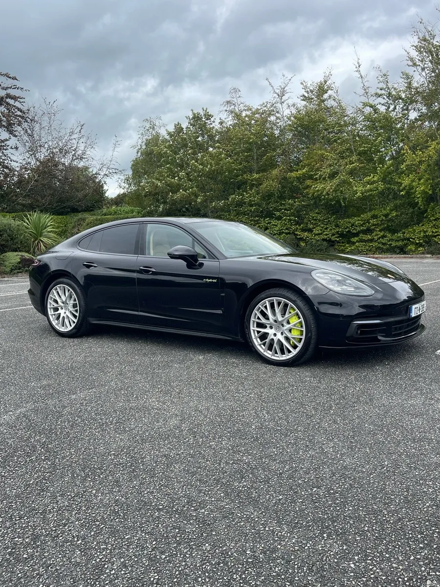 Porsche Panamera 4 E-Hybrid 172 - Image 1