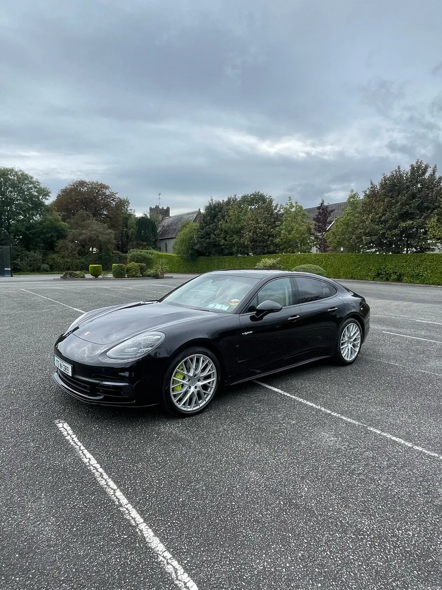 Porsche Panamera 4 E-Hybrid 172 - Image 4