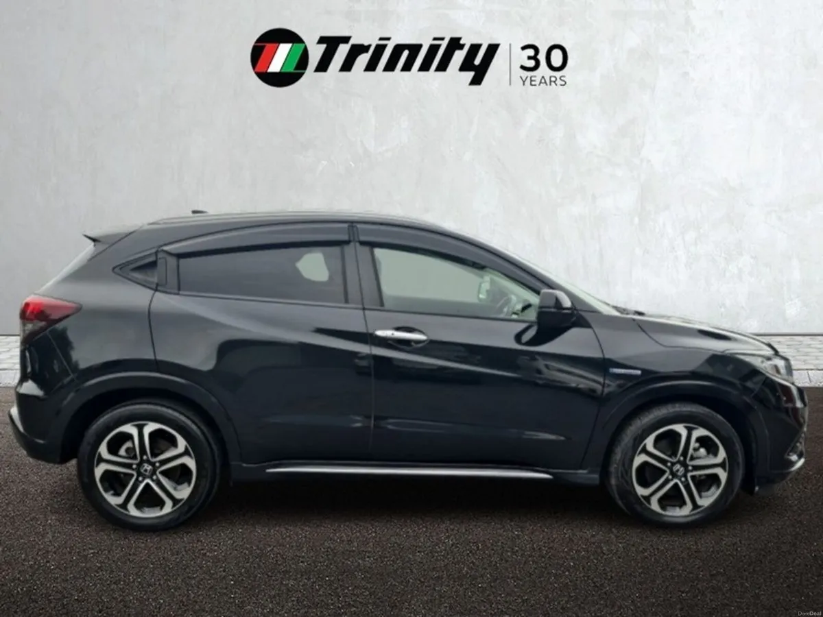 Honda Vezel ** Z SENSING ** HYBRID ** TRINITY MOTO - Image 5