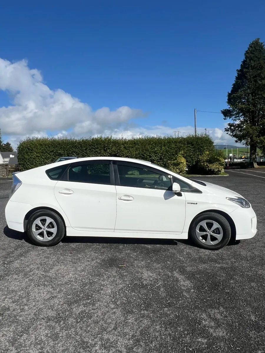 Toyota Prius 2015 - Image 4