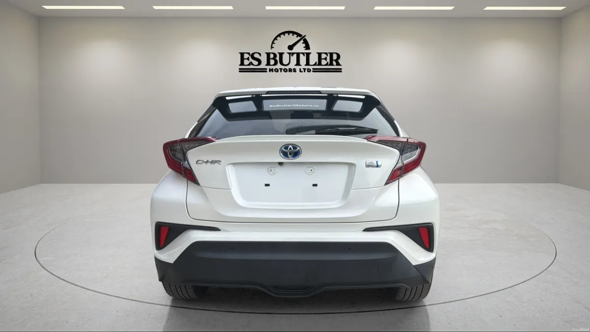 2019 Toyota CHR 1.8L AUTO PETROL HYBRID LUNA SPORT - Image 4