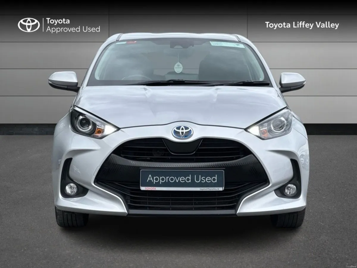 Toyota Yaris YARIS HYBRID LUNA SPORT - Image 5