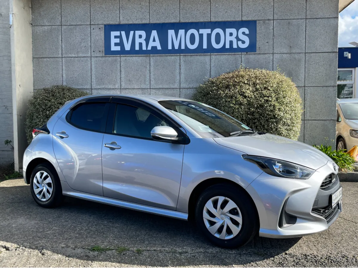 Toyota Yaris X HYBRID AUTOMATIC 1.5 PETROL //LOW M - Image 3