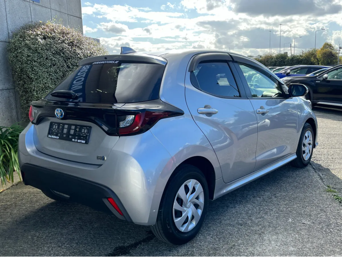 Toyota Yaris X HYBRID AUTOMATIC 1.5 PETROL //LOW M - Image 4