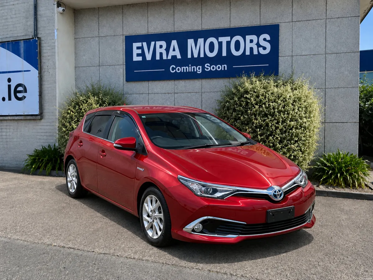 Toyota Auris HYBRID AUTOMATIC 1.8 PETROL //LOW MIL - Image 1