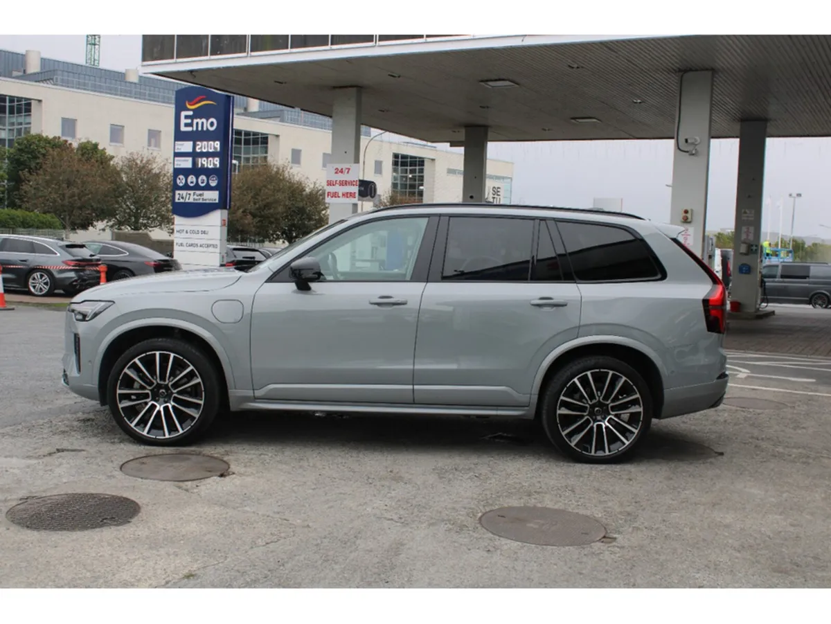 Volvo XC90 ULTRA DARK T8 PHEV AWD AU - Image 5