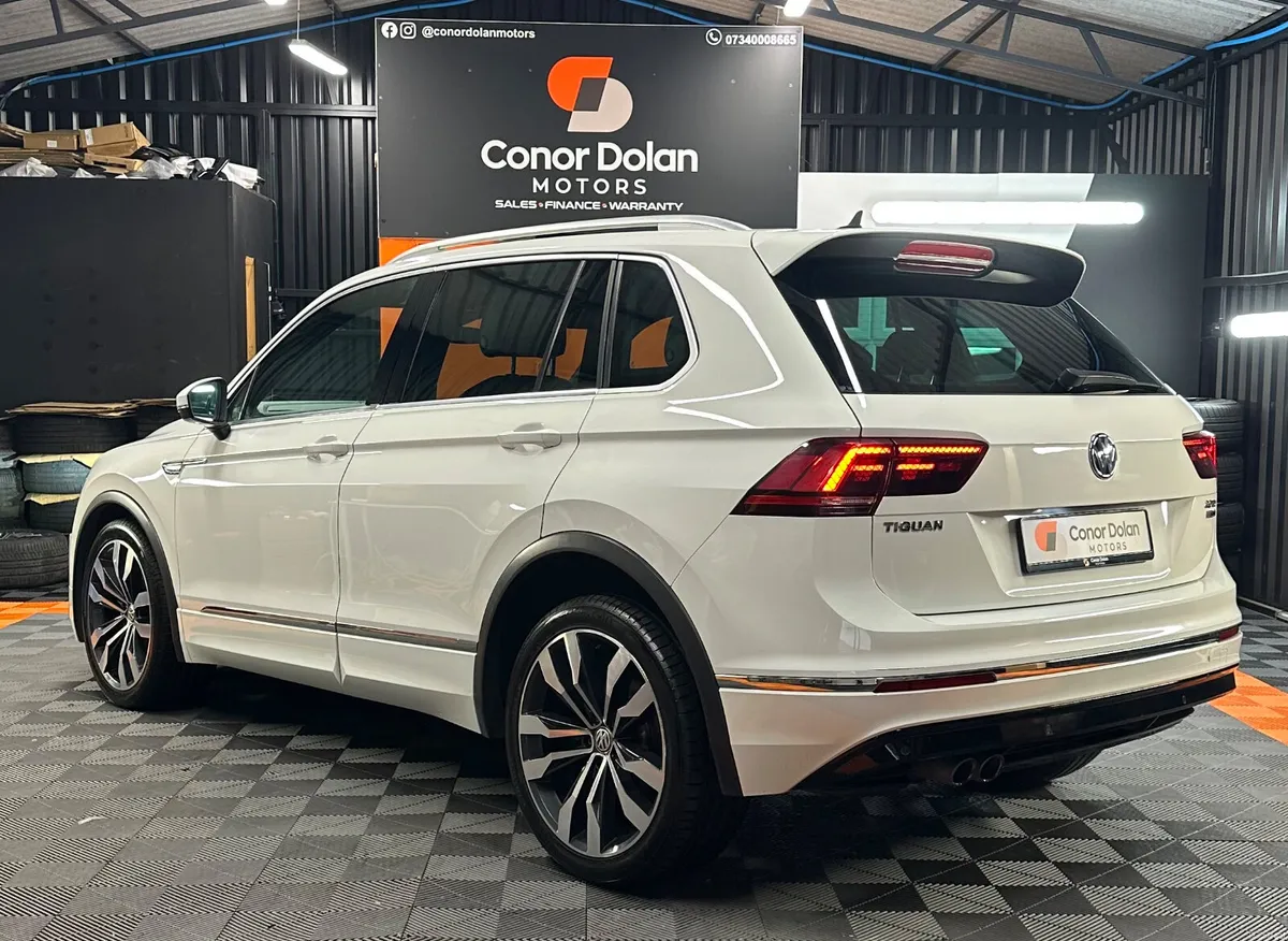 Volkswagen Tiguan R Line 4Motion - Image 3